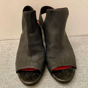 Pas de Rouge Black Mesh Open Toe Slingback Bootie Heel 39